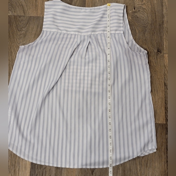 Tommy Hilfiger dressy sleeveless blouse - Picture 7 of 7